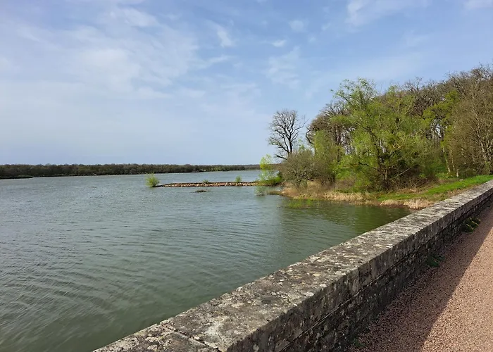 Bateau - Canal Du Nivernais Nievre